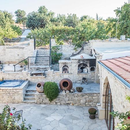 Our House Hotel Vavla Bagian luar foto