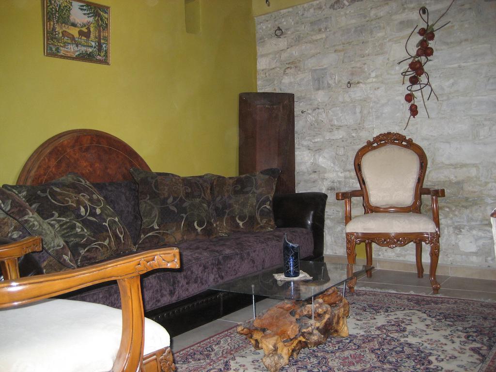 Our House Hotel Vavla Bagian luar foto