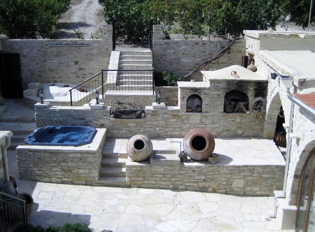 Our House Hotel Vavla Bagian luar foto