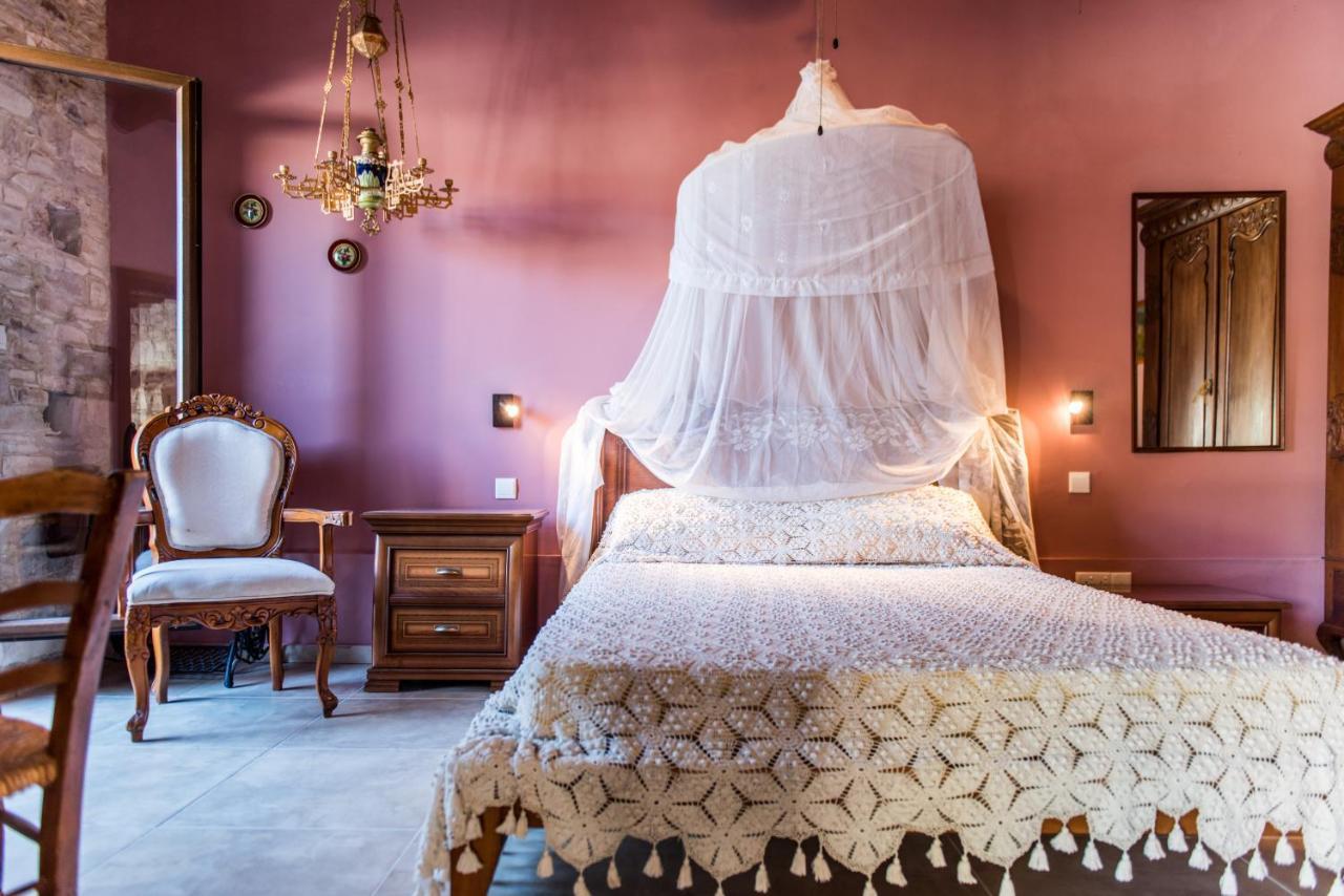 Our House Hotel Vavla Bagian luar foto